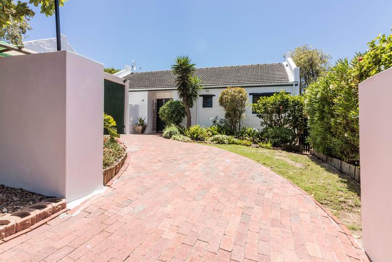 To Let 3 Bedroom Property for Rent in Beach Estate Western Cape